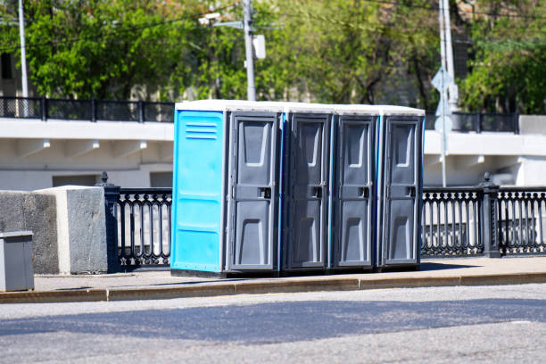 Best Porta potty delivery and setup  in Aurora, IL